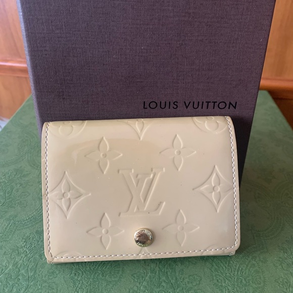 Louis Vuitton Vernis Business Card Holder⭐️⭐️ - Picture 2 of 16